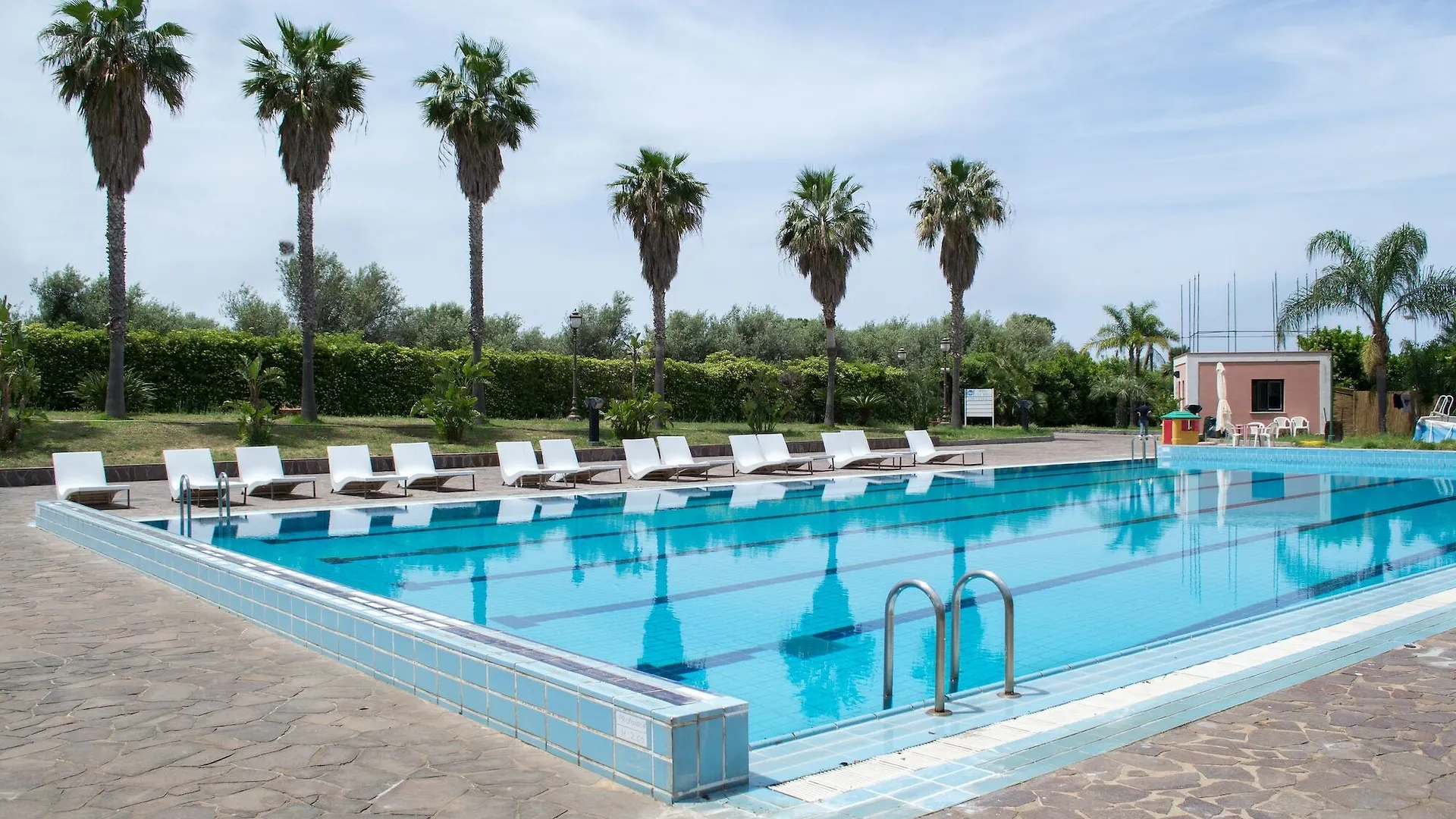 טראסיני Hotel Cala Rossa